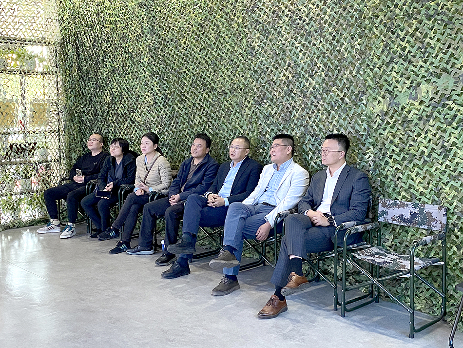 成都市青羊區(qū)領導蒞臨天鷹裝備，深入探討低空經(jīng)濟合作(圖1)